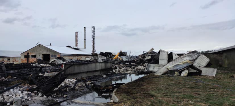 Wielki pożar hali w Mielęcinie pod Krzęcinem. Spłonęła hala... | FOTO