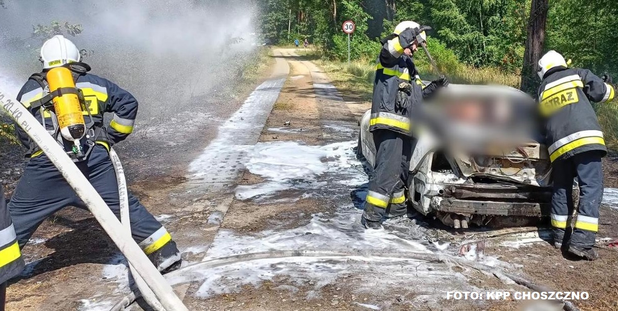 Pożar dwóch samochodów w Dominikowie (gm.Drawno)