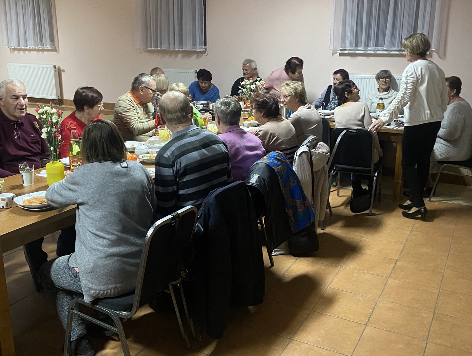 Seniorzy w Jarosławsku spotkali się w ramach projektu Danie Wspólnych Chwil. 