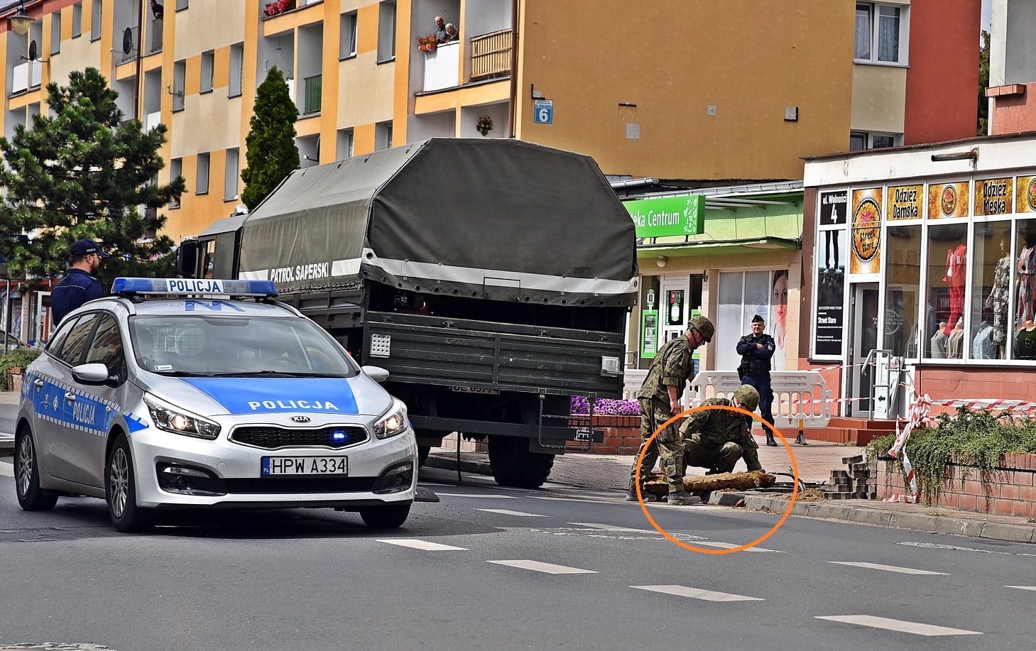 W Choszcznie podczas wymiany słupa natrafiono na dwa pociski z okresu II Wojny Światowej.