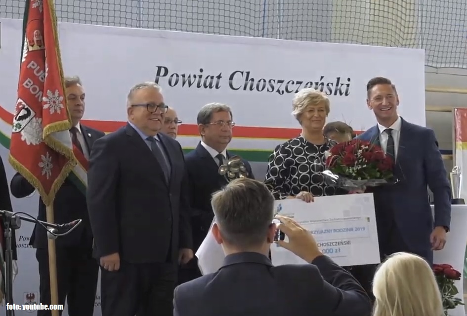 Powiat Choszczeński z tytułem „Samorządu Przyjaznego Rodzinie”