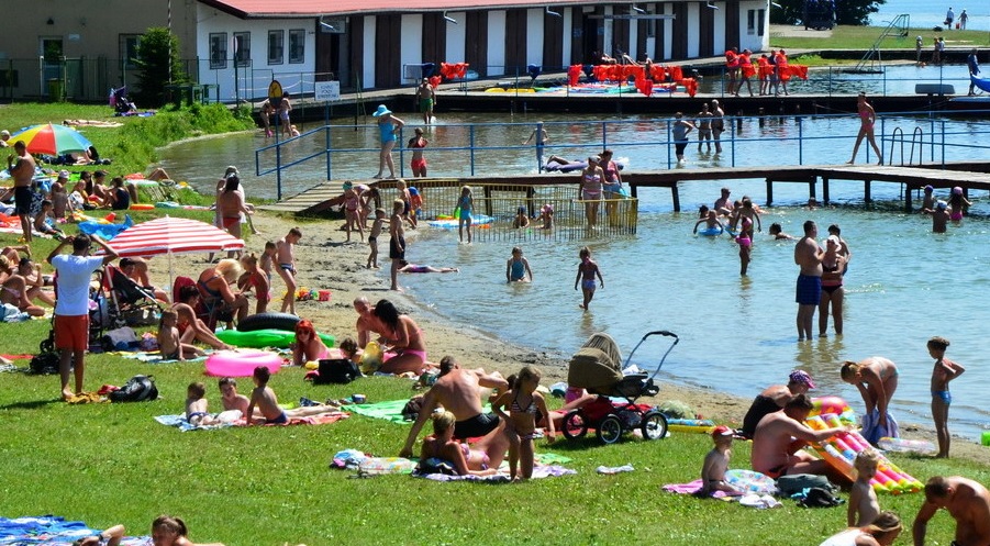 Plaża w Choszcznie zamknięta. Teren ogrodzono, ucierpiał 3-latek.