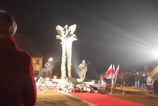W Pełczycach stanął Pomnik Niepodległości! [FOTO]