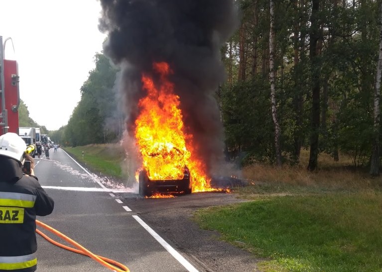 Kolejny pożar samochodu na drodze krajowej nr 10. Tym razem spłonęło BMW....