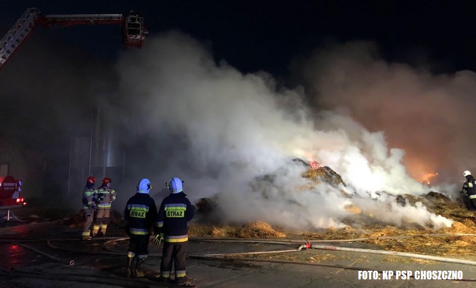 Pożar bel słomy w Mielęcinie (gm.Krzęcin)