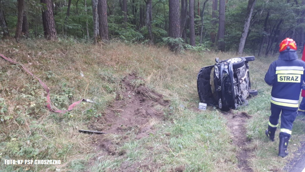 Groźny wypadek koło Drawna. Poszkodowanych kierowca został zabrany do szpitala [FOTO]