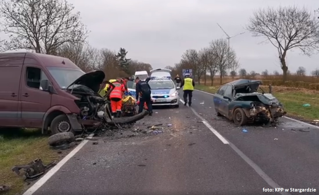 Region: Wypadek na DK10 Krąpiel - Suchań. Ucierpiały 4 osoby... [VIDEO]
